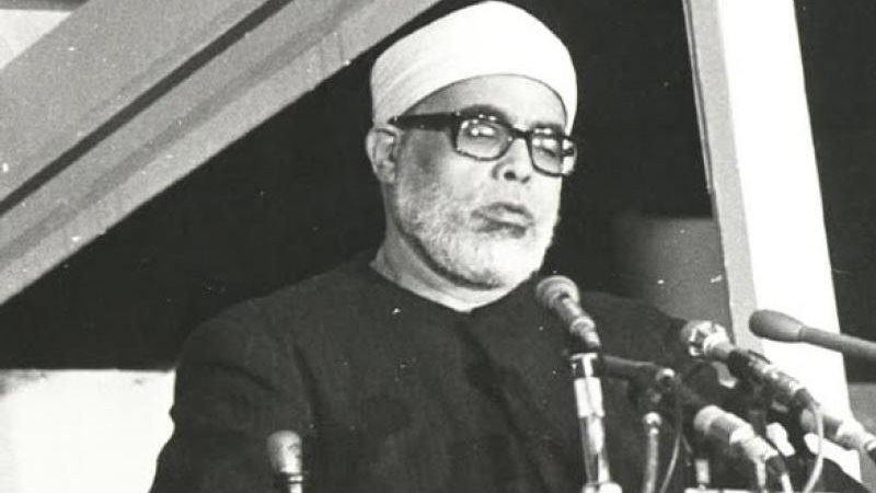 الشيخ الحصري يتلو