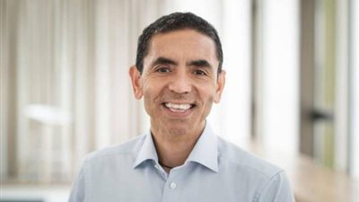 ثروته وصلت إلى رقم خرافى : كيف أصبح مطور لقاح كورونا أغنى رجل فى العالم ؟