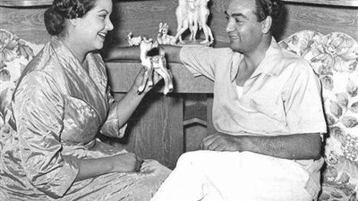 حكاية فتوى دينية لإباحة قٌبلة بين محمد فوزي ومديحة يسري في رمضان