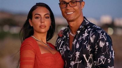 كريستيانو رونالدو المحظوظ والأفضل في العالم.. صور فاضحة لخطيبته تثير الجماهير