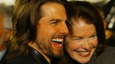 أكبر نصاب في العالم..  محترف تقليد أصوات النساء.. يخدع الفنانين ويستولي علي أموالهم