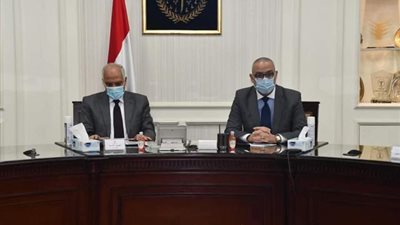 منها وضع حلول سريعة لها.. وزير الإسكان يصدر توجيهات مشددة لإنهاء مشكلات المياه والصرف الصحي بالجيزة