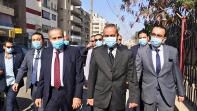 بالصور .. وزير التموين ومحافظ الإسماعيلية يتفقدان مركز خدمة المواطنين