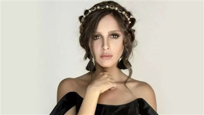 ”شعره كيرلي وحليوة” تثير غضب الجماهير تعاطفًا مع غزة.. وجميلة عوض ترد