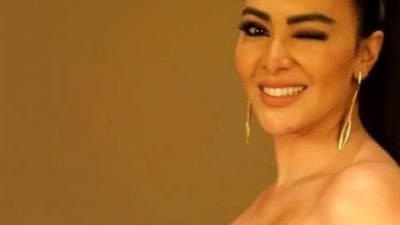 ميريهان حسين تحتفل بالكريسماس بفستان أسود مثير (صور)