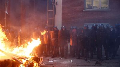 عاجل.. اتهام خطير من وزير الداخلية الفرنسي للمتظاهرين