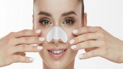 حيل سحرية لتفتيح البقع الداكنة على الأنف من المنزل