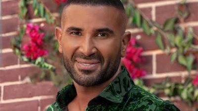 أحمد سعد يتصدر التريند بعد حديثه عن الحلق والقميص الشبك وشقيقه الثالث