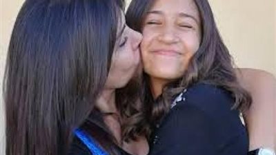 لقاء سويدان:  أنا وبنتي جومانا زي الأصحاب والأخوات .. وساعات بتكون أمي