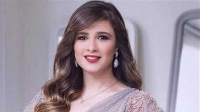 ياسمين عبد العزيز