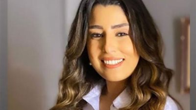 أيتن عامر تحتفل مع جمهورها بجائزة أحسن ممثلة دور ثاني من مهرجان القاهرة