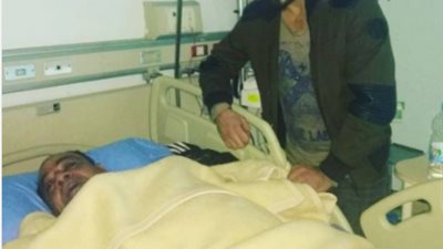 عمرو زكي ينعي وفاة والده (صورة)