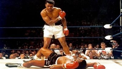 قصة انتقام أسطورة الملاكمة محمد علي من منافسه الذى استهزأ بالإسلام ورفض منادته باسمه الإسلامي محمد علي