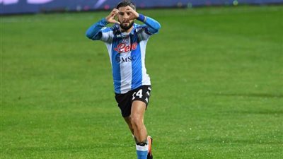 نابولي يضرب كاروتوني برباعية في الدوري الإيطالي