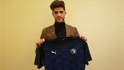 رسميا.. بيراميدز يتعاقد مع أحمد الشيخ  لمدة 3 مواسم (صور)