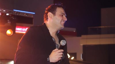 أحمد زكريا يحيي سهرة رمضانية جديدة بحضور نجوم الفن والمجتمع