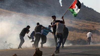 إصابة 4 فلسطينيين في اشتباكات مع الجيش الإسرائيلي بمخيم قلنديا