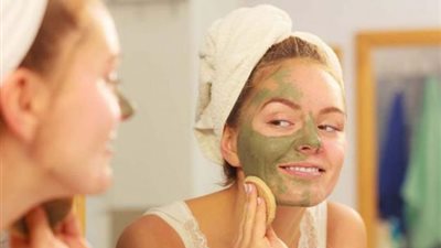 وصفات سحرية لترطيب البشرة الدهنية من المنزل