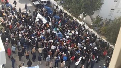 أنصار حركة النهضة يحاصرون مقر الهيئة العليا للاتصال السمعي البصري بتونس