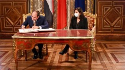 تفاصيل لقاء السيسي مع عمدة باريس