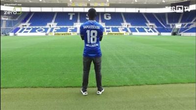 بسبب العنصرية.. هوفنهايم يدين الإساءة للاعب خط وسطه ساماسيكو