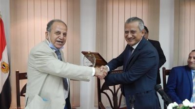 هيئة الطاقة الذرية تحتفل بحصول رئيسها السابق على جائزة النيل للعلوم