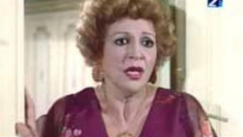 نادية عزت