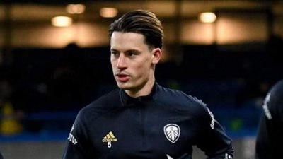 ليدز يونايتد يعلن خضوع مدافعه روبين كوخ لجراحة في الركبة