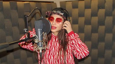 دوللي شاهين تستعد لطرح أغنيتها الجديدة ست البنات