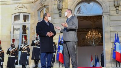 تفاصيل مباحثات السيسي مع رئيس الوزراء الفرنسي