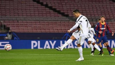 30 دقيقة.. يوفنتوس يضرب برشلونة بهدفين في لقاء ”ميسي ورونالدو”