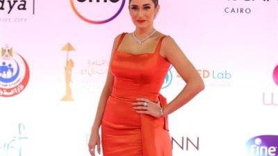 أمينة خليل تنتهي من تصوير فيلم ”وقفة رجالة” .. وهذا موعد عرضه