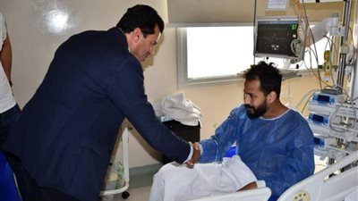 كواليس زيارة وزير الرياضة لـ أحمد رفعت للاطمئنان على تطورات حالته