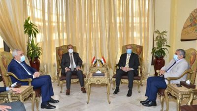 وزير الطيران يبحث مع وزير النقل العراقى تعزيز التعاون المشترك