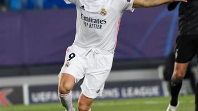 ”التأهل لـ16 الأبطال”.. ريال مدريد ينهي الشوط الأول بهدفين في مرمي مونشنجلادباخ