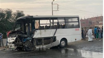 مصرع شابة وإصابة 22 شخص بحادث تصادم أتوبيس وسيارة نقل في طريق شبين الكوم