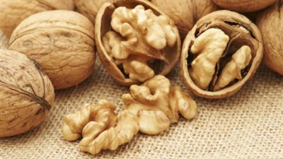 عين الجمل.. لتقوية الذاكرة وإنقاص الوزن تناولي الجوز يوميا