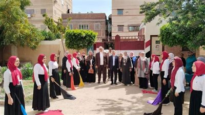 مدير تعليم دمياط يتفقد الأنشطة اللاصيفية  في مدرسة عزبة البرج الإعدادية