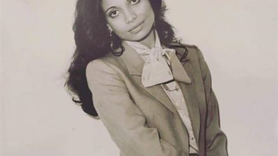 صورة عمرها 45 عاماً.. سوسن بدر تستعيد ذكريات الشباب