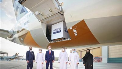 الإمارات تساهم في توزيع لقاحات فيروس كورونا لجميع أنحاء العالم