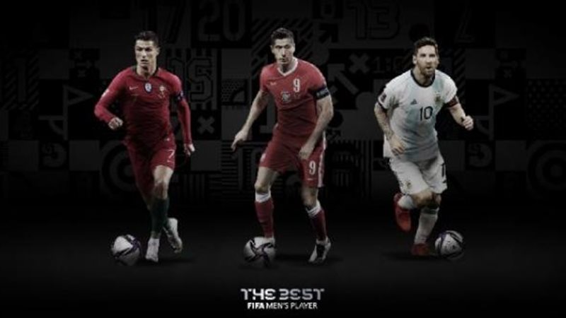 ميسي ورونالدو وليفاندوفسكي