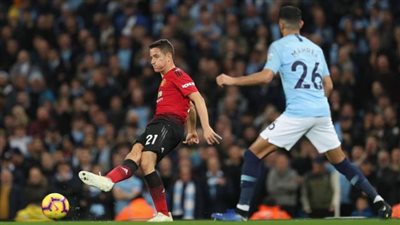 محرز يقود هجوم مانشستر سيتي أمام اليونايتد بالدوري الإنجليزي