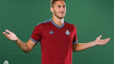 ”رمضان وإكرامي وفتحي”.. ساعة ”طموح” وساعة تيجي