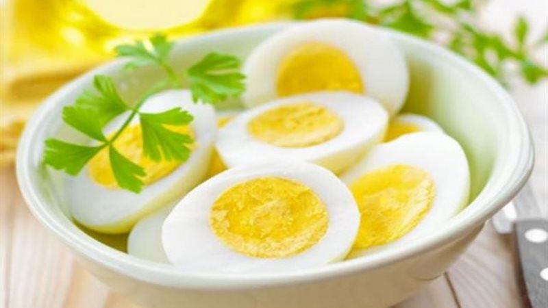 أضرار تناول البيض