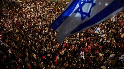 تل أبيب.. مظاهرات حاشدة لعزل نتنياهو وسقوط ضحايا في حادث دهس لمعارضيه