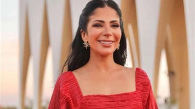 منى زكي: أحمد زكي ووحيد حامد أثروا كتير في حياتي