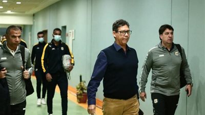 بالصور .. وصول لاعبى الاسماعيلى لبرج العرب