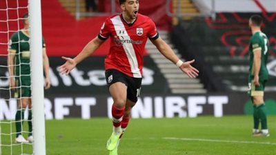 ساوثهامبتون يعمق جراح شيفيلد يونايتد بثلاثية دون رد