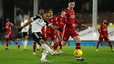 ليفربول يتأخر بهدف في الشوط الأول أمام فولهام بمشاركة صلاح