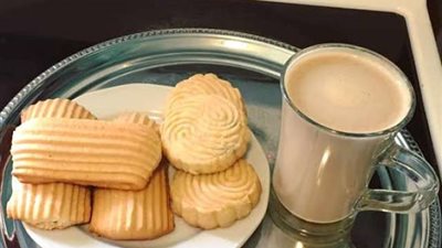 «يحسن المناعة والتركيز» .. أبرز فوائد تناول الشاي باللبن مع وجبة الإفطار